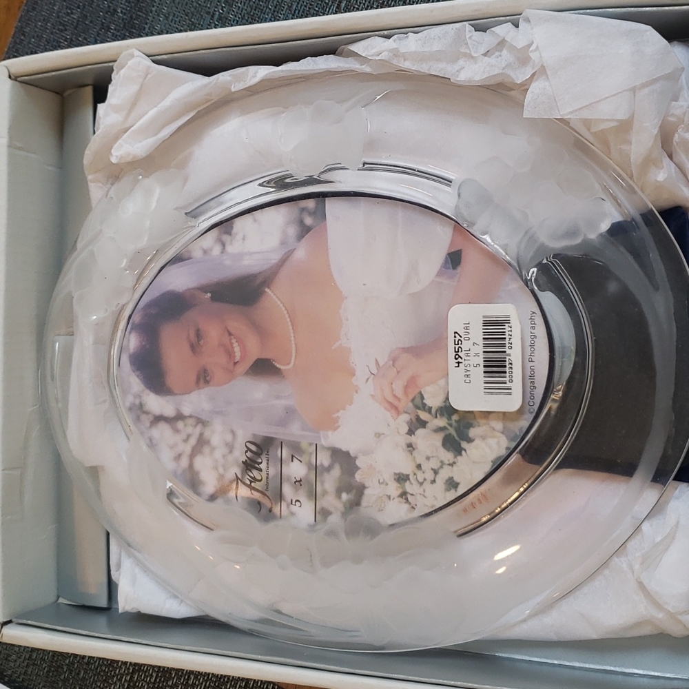 Fine lead crystal picture frame.